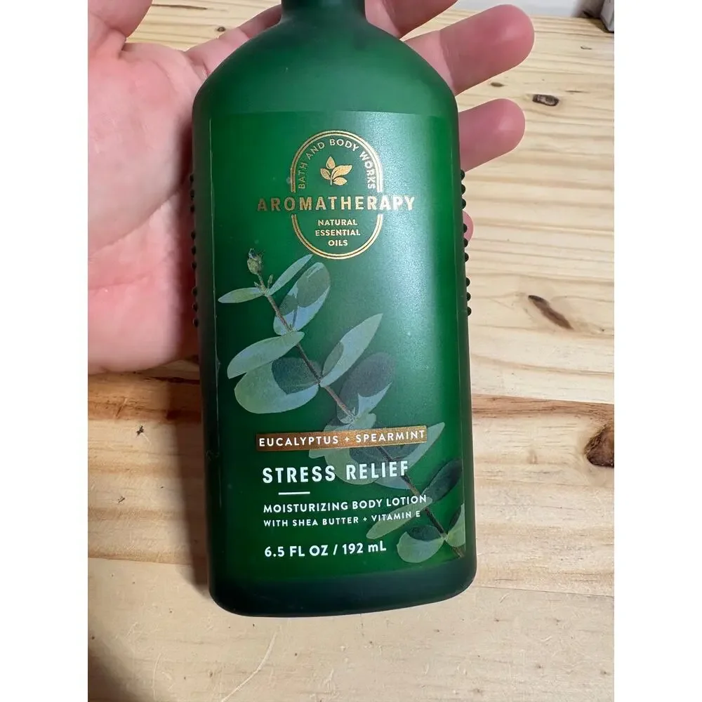 Bath and Body Works Stress Relief Aromatherapy Eucalyptus Spearmint Body Lotion